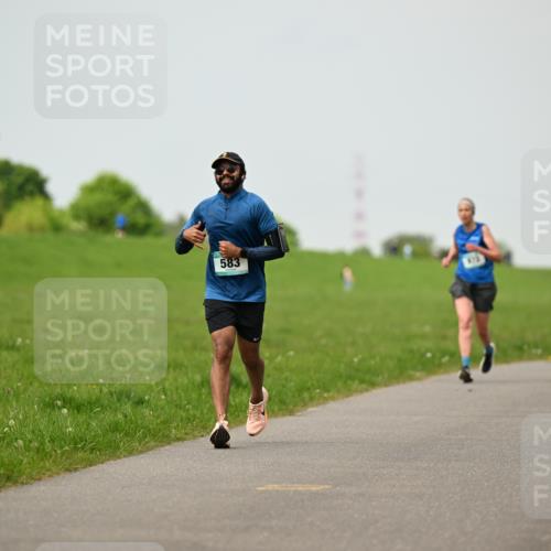 10.05.2026 - 8. Wedeler Halbmarathon Dr. Thomas Lammeyer http://msf.ph/oto/9702607 10.05.2026 11:48:00 Laufen 583 meine-sportfotos.de