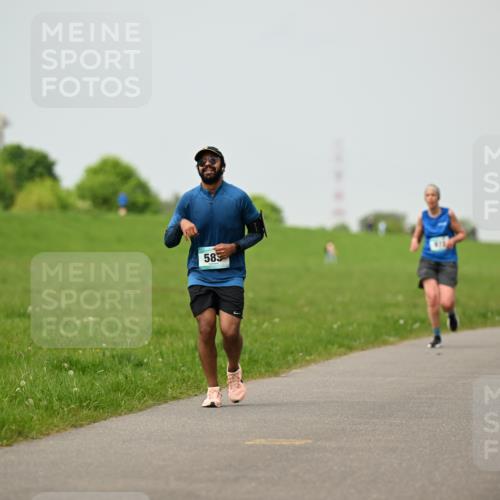 10.05.2026 - 8. Wedeler Halbmarathon Dr. Thomas Lammeyer http://msf.ph/oto/9702608 10.05.2026 11:48:00 Laufen 585 meine-sportfotos.de