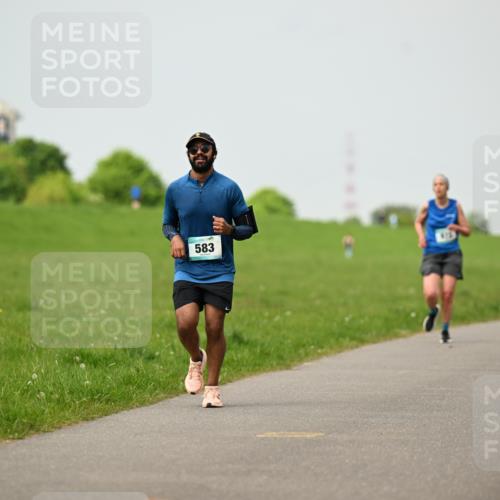 10.05.2026 - 8. Wedeler Halbmarathon Dr. Thomas Lammeyer http://msf.ph/oto/9702612 10.05.2026 11:48:00 Laufen 583, 614 meine-sportfotos.de