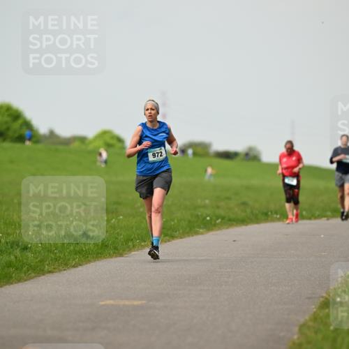 10.05.2026 - 8. Wedeler Halbmarathon Dr. Thomas Lammeyer http://msf.ph/oto/9702615 10.05.2026 11:48:04 Laufen 972 meine-sportfotos.de