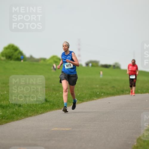 10.05.2026 - 8. Wedeler Halbmarathon Dr. Thomas Lammeyer http://msf.ph/oto/9702620 10.05.2026 11:48:04 Laufen 972 meine-sportfotos.de