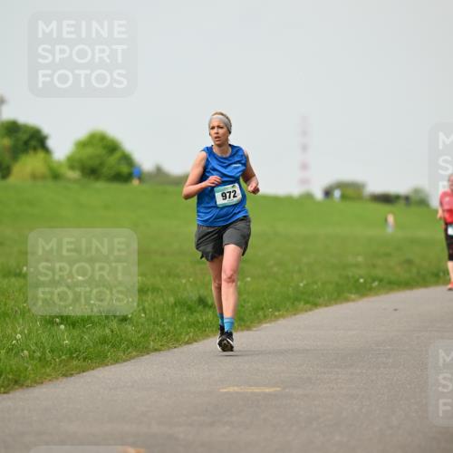 10.05.2026 - 8. Wedeler Halbmarathon Dr. Thomas Lammeyer http://msf.ph/oto/9702626 10.05.2026 11:48:05 Laufen 972 meine-sportfotos.de