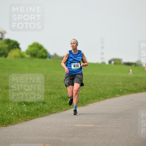 10.05.2026 - 8. Wedeler Halbmarathon Dr. Thomas Lammeyer http://msf.ph/oto/9702627 10.05.2026 11:48:05 Laufen 972 meine-sportfotos.de