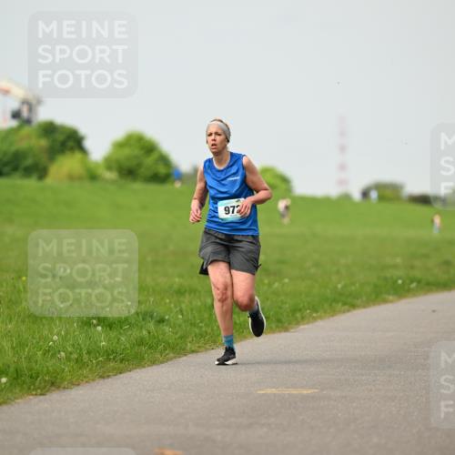 10.05.2026 - 8. Wedeler Halbmarathon Dr. Thomas Lammeyer http://msf.ph/oto/9702631 10.05.2026 11:48:06 Laufen 972 meine-sportfotos.de