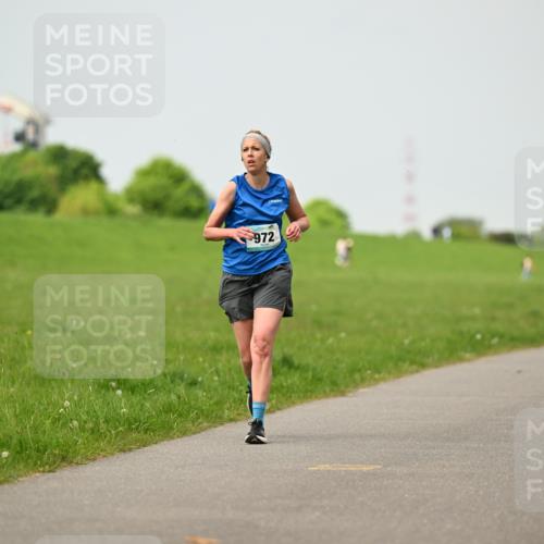 10.05.2026 - 8. Wedeler Halbmarathon Dr. Thomas Lammeyer http://msf.ph/oto/9702632 10.05.2026 11:48:06 Laufen 972 meine-sportfotos.de