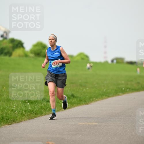 10.05.2026 - 8. Wedeler Halbmarathon Dr. Thomas Lammeyer http://msf.ph/oto/9702635 10.05.2026 11:48:06 Laufen  meine-sportfotos.de