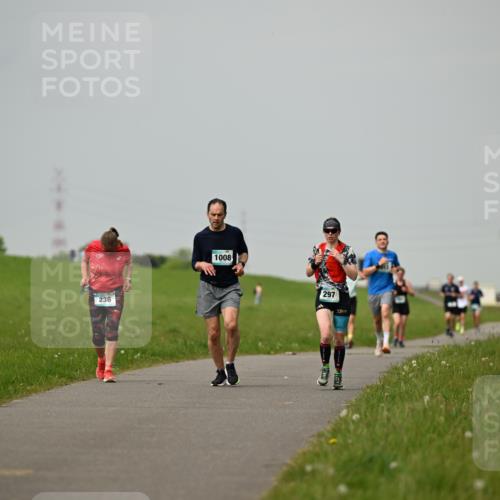 10.05.2026 - 8. Wedeler Halbmarathon Dr. Thomas Lammeyer http://msf.ph/oto/9702639 10.05.2026 11:48:12 Laufen 236, 1008, 297 meine-sportfotos.de