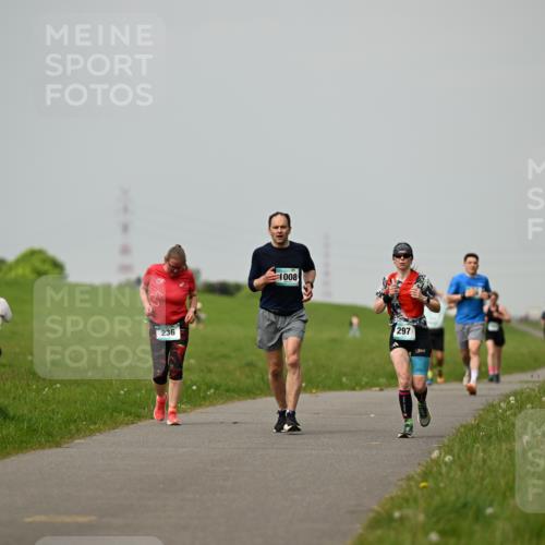 10.05.2026 - 8. Wedeler Halbmarathon Dr. Thomas Lammeyer http://msf.ph/oto/9702643 10.05.2026 11:48:13 Laufen 236, 1008, 297 meine-sportfotos.de