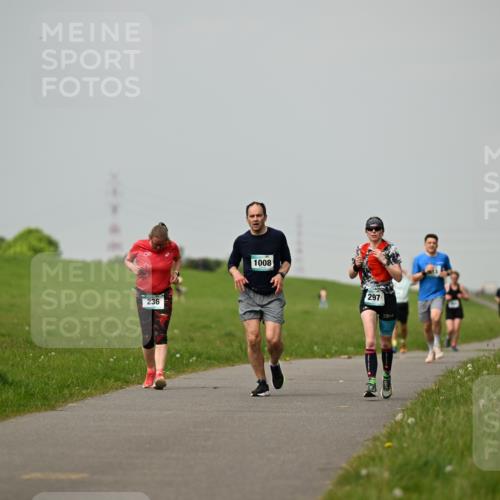 10.05.2026 - 8. Wedeler Halbmarathon Dr. Thomas Lammeyer http://msf.ph/oto/9702644 10.05.2026 11:48:12 Laufen 236, 1008, 297 meine-sportfotos.de