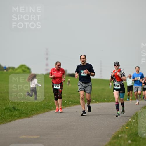 10.05.2026 - 8. Wedeler Halbmarathon Dr. Thomas Lammeyer http://msf.ph/oto/9702648 10.05.2026 11:48:13 Laufen 236, 106, 297 meine-sportfotos.de