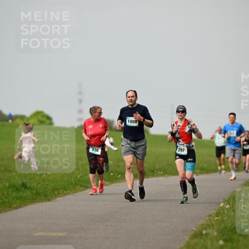 10.05.2026 - 8. Wedeler Halbmarathon Dr. Thomas Lammeyer http://msf.ph/oto/9702653 10.05.2026 11:48:14 Laufen 236, 1008, 297, 513 meine-sportfotos.de