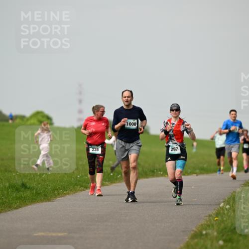 10.05.2026 - 8. Wedeler Halbmarathon Dr. Thomas Lammeyer http://msf.ph/oto/9702655 10.05.2026 11:48:14 Laufen 236, 1008, 297 meine-sportfotos.de
