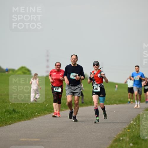 10.05.2026 - 8. Wedeler Halbmarathon Dr. Thomas Lammeyer http://msf.ph/oto/9702657 10.05.2026 11:48:14 Laufen 236, 100, 297, 513 meine-sportfotos.de