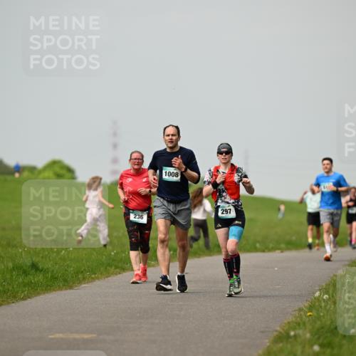 10.05.2026 - 8. Wedeler Halbmarathon Dr. Thomas Lammeyer http://msf.ph/oto/9702658 10.05.2026 11:48:14 Laufen 236, 1008, 297 meine-sportfotos.de