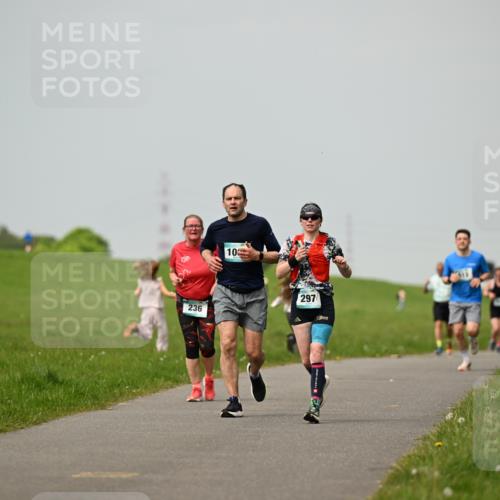 10.05.2026 - 8. Wedeler Halbmarathon Dr. Thomas Lammeyer http://msf.ph/oto/9702659 10.05.2026 11:48:15 Laufen 236, 103, 297 meine-sportfotos.de