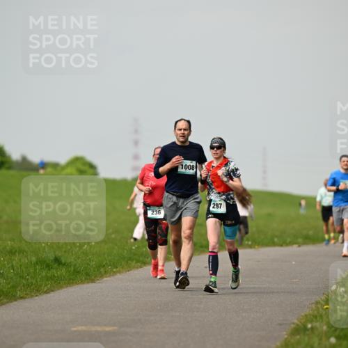 10.05.2026 - 8. Wedeler Halbmarathon Dr. Thomas Lammeyer http://msf.ph/oto/9702660 10.05.2026 11:48:15 Laufen 1008, 236, 297 meine-sportfotos.de