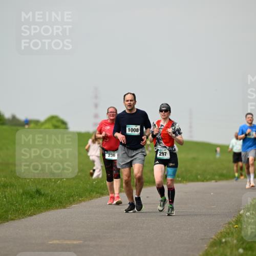 10.05.2026 - 8. Wedeler Halbmarathon Dr. Thomas Lammeyer http://msf.ph/oto/9702661 10.05.2026 11:48:15 Laufen 236, 1008, 297 meine-sportfotos.de
