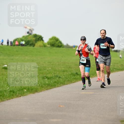 10.05.2026 - 8. Wedeler Halbmarathon Dr. Thomas Lammeyer http://msf.ph/oto/9702667 10.05.2026 11:48:17 Laufen 297, 1000, 513 meine-sportfotos.de