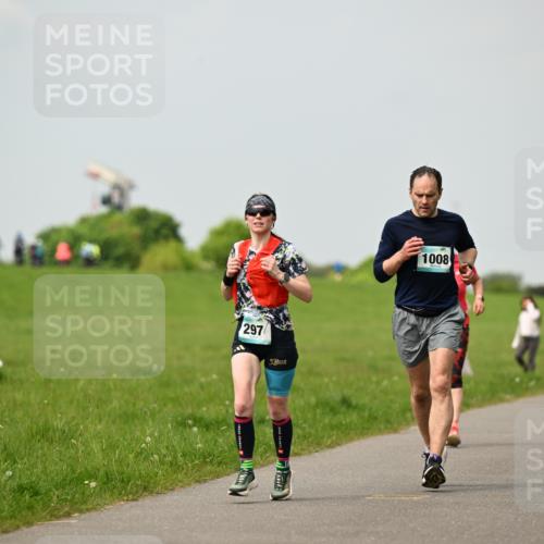 10.05.2026 - 8. Wedeler Halbmarathon Dr. Thomas Lammeyer http://msf.ph/oto/9702673 10.05.2026 11:48:18 Laufen 297, 1008 meine-sportfotos.de
