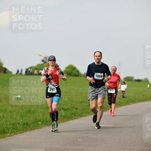 10.05.2026 - 8. Wedeler Halbmarathon Dr. Thomas Lammeyer http://msf.ph/oto/9702678 10.05.2026 11:48:19 Laufen 297, 1008, 236 meine-sportfotos.de