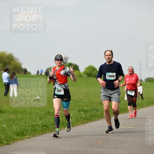10.05.2026 - 8. Wedeler Halbmarathon Dr. Thomas Lammeyer http://msf.ph/oto/9702681 10.05.2026 11:48:19 Laufen 297, 1008, 236 meine-sportfotos.de