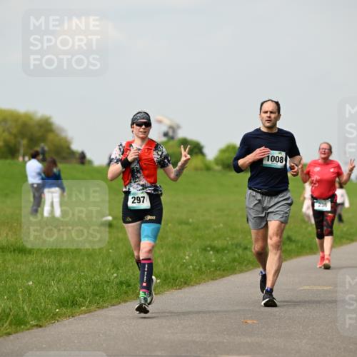 10.05.2026 - 8. Wedeler Halbmarathon Dr. Thomas Lammeyer http://msf.ph/oto/9702682 10.05.2026 11:48:19 Laufen 297, 1008, 236 meine-sportfotos.de