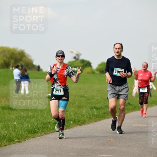10.05.2026 - 8. Wedeler Halbmarathon Dr. Thomas Lammeyer http://msf.ph/oto/9702684 10.05.2026 11:48:20 Laufen 297, 100, 236 meine-sportfotos.de