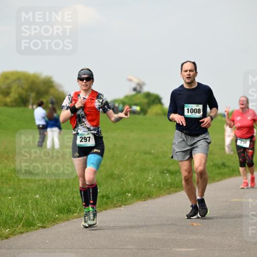 10.05.2026 - 8. Wedeler Halbmarathon Dr. Thomas Lammeyer http://msf.ph/oto/9702687 10.05.2026 11:48:20 Laufen 297, 1008, 236 meine-sportfotos.de