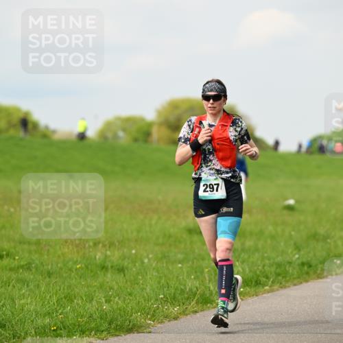 10.05.2026 - 8. Wedeler Halbmarathon Dr. Thomas Lammeyer http://msf.ph/oto/9702689 10.05.2026 11:48:21 Laufen 297, 1008 meine-sportfotos.de