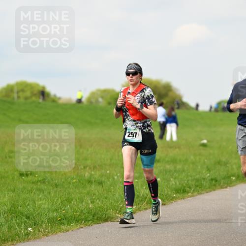 10.05.2026 - 8. Wedeler Halbmarathon Dr. Thomas Lammeyer http://msf.ph/oto/9702691 10.05.2026 11:48:21 Laufen 297, 008 meine-sportfotos.de