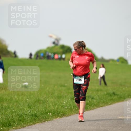 10.05.2026 - 8. Wedeler Halbmarathon Dr. Thomas Lammeyer http://msf.ph/oto/9702699 10.05.2026 11:48:23 Laufen 236 meine-sportfotos.de
