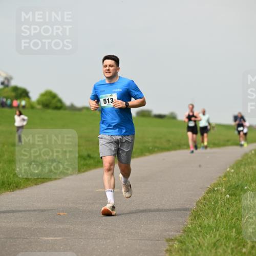 10.05.2026 - 8. Wedeler Halbmarathon Dr. Thomas Lammeyer http://msf.ph/oto/9702712 10.05.2026 11:48:26 Laufen 236, 200, 513 meine-sportfotos.de