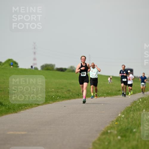 10.05.2026 - 8. Wedeler Halbmarathon Dr. Thomas Lammeyer http://msf.ph/oto/9702718 10.05.2026 11:48:27 Laufen 608, 659 meine-sportfotos.de
