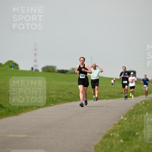 10.05.2026 - 8. Wedeler Halbmarathon Dr. Thomas Lammeyer http://msf.ph/oto/9702721 10.05.2026 11:48:28 Laufen 659, 608 meine-sportfotos.de