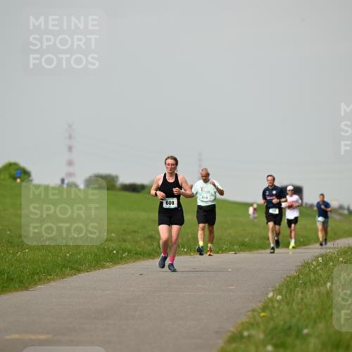 10.05.2026 - 8. Wedeler Halbmarathon Dr. Thomas Lammeyer http://msf.ph/oto/9702726 10.05.2026 11:48:28 Laufen 608, 659 meine-sportfotos.de