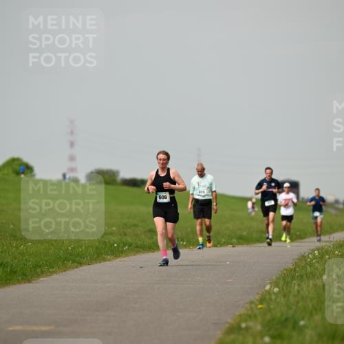 10.05.2026 - 8. Wedeler Halbmarathon Dr. Thomas Lammeyer http://msf.ph/oto/9702728 10.05.2026 11:48:28 Laufen 608 meine-sportfotos.de