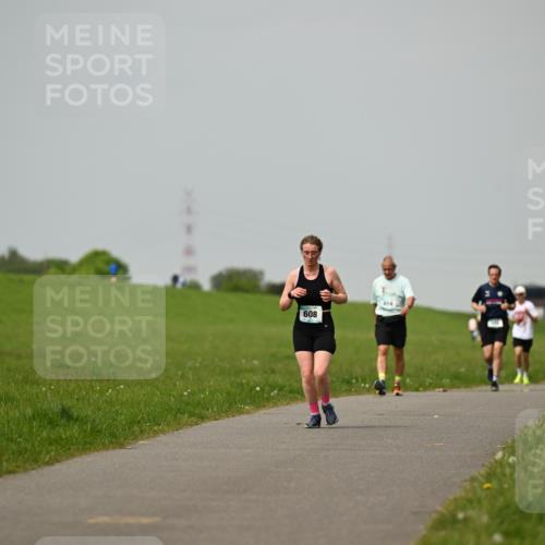 10.05.2026 - 8. Wedeler Halbmarathon Dr. Thomas Lammeyer http://msf.ph/oto/9702733 10.05.2026 11:48:29 Laufen 608 meine-sportfotos.de