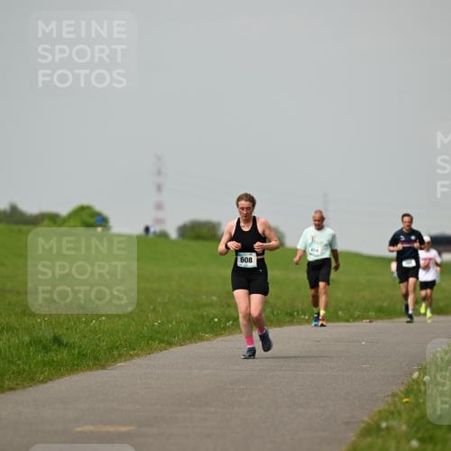 10.05.2026 - 8. Wedeler Halbmarathon Dr. Thomas Lammeyer http://msf.ph/oto/9702739 10.05.2026 11:48:30 Laufen 608 meine-sportfotos.de