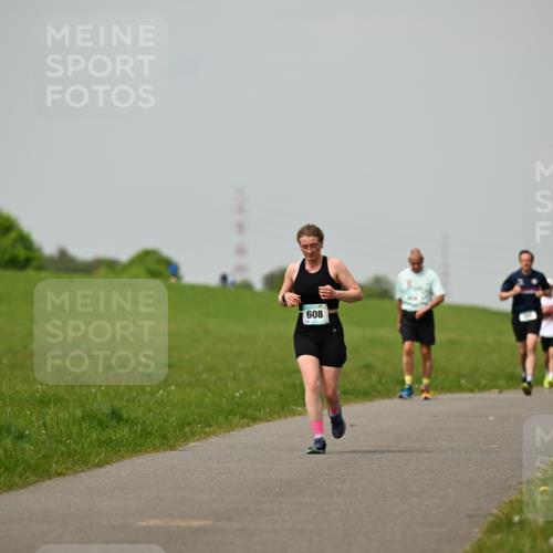 10.05.2026 - 8. Wedeler Halbmarathon Dr. Thomas Lammeyer http://msf.ph/oto/9702748 10.05.2026 11:48:31 Laufen 608 meine-sportfotos.de