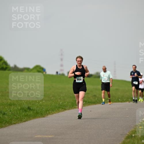 10.05.2026 - 8. Wedeler Halbmarathon Dr. Thomas Lammeyer http://msf.ph/oto/9702750 10.05.2026 11:48:32 Laufen 608 meine-sportfotos.de