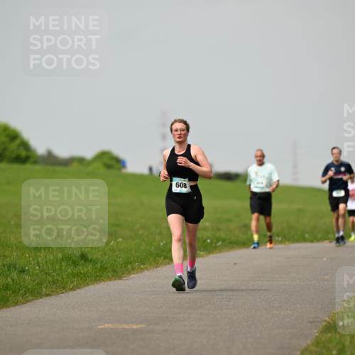 10.05.2026 - 8. Wedeler Halbmarathon Dr. Thomas Lammeyer http://msf.ph/oto/9702751 10.05.2026 11:48:33 Laufen 608 meine-sportfotos.de