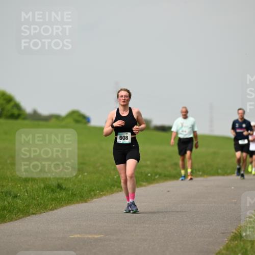 10.05.2026 - 8. Wedeler Halbmarathon Dr. Thomas Lammeyer http://msf.ph/oto/9702753 10.05.2026 11:48:33 Laufen 608 meine-sportfotos.de