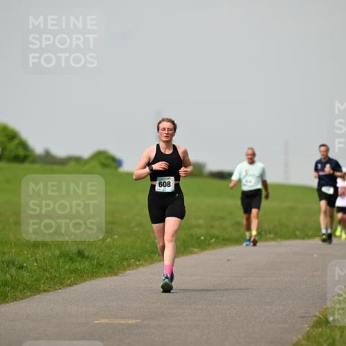 10.05.2026 - 8. Wedeler Halbmarathon Dr. Thomas Lammeyer http://msf.ph/oto/9702754 10.05.2026 11:48:33 Laufen 608 meine-sportfotos.de