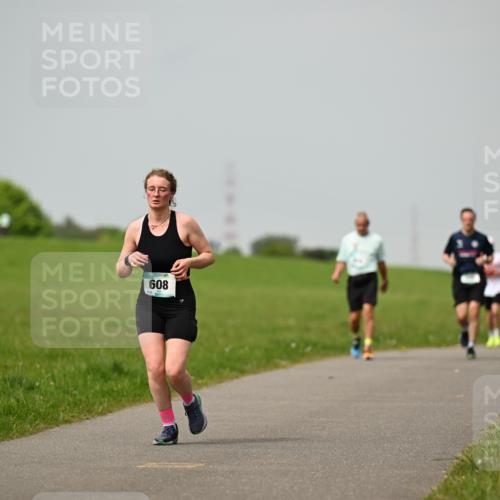 10.05.2026 - 8. Wedeler Halbmarathon Dr. Thomas Lammeyer http://msf.ph/oto/9702762 10.05.2026 11:48:34 Laufen 608 meine-sportfotos.de