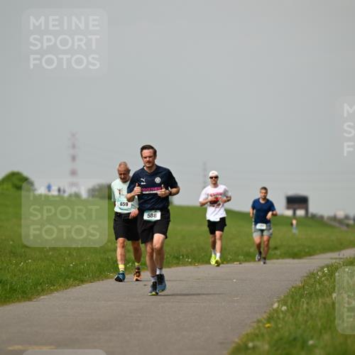 10.05.2026 - 8. Wedeler Halbmarathon Dr. Thomas Lammeyer http://msf.ph/oto/9702768 10.05.2026 11:48:39 Laufen 659, 588 meine-sportfotos.de