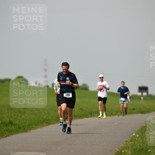 10.05.2026 - 8. Wedeler Halbmarathon Dr. Thomas Lammeyer http://msf.ph/oto/9702775 10.05.2026 11:48:40 Laufen 588 meine-sportfotos.de
