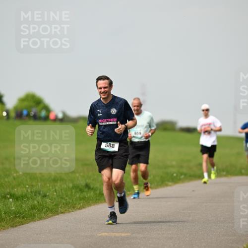 10.05.2026 - 8. Wedeler Halbmarathon Dr. Thomas Lammeyer http://msf.ph/oto/9702789 10.05.2026 11:48:42 Laufen 588, 659 meine-sportfotos.de