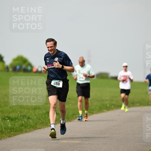 10.05.2026 - 8. Wedeler Halbmarathon Dr. Thomas Lammeyer http://msf.ph/oto/9702794 10.05.2026 11:48:43 Laufen 588, 419 meine-sportfotos.de