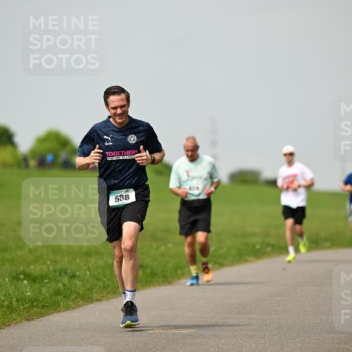10.05.2026 - 8. Wedeler Halbmarathon Dr. Thomas Lammeyer http://msf.ph/oto/9702796 10.05.2026 11:48:43 Laufen 588 meine-sportfotos.de