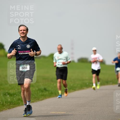 10.05.2026 - 8. Wedeler Halbmarathon Dr. Thomas Lammeyer http://msf.ph/oto/9702803 10.05.2026 11:48:44 Laufen 588 meine-sportfotos.de
